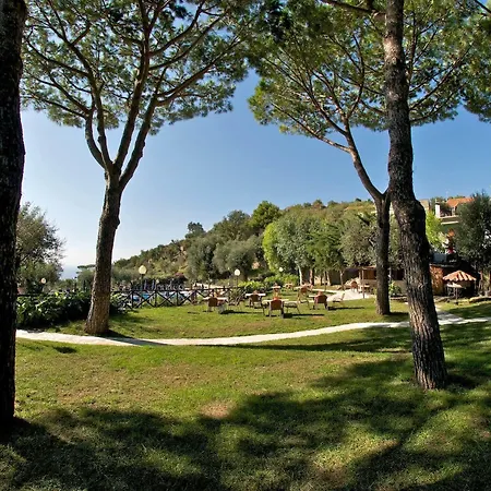 Freedom Aparthotel Massa Lubrense